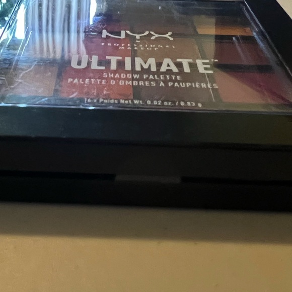 Nyx PHOENIX eyeshadow palette bundle 4x4 and traveller edit - Picture 3 of 5